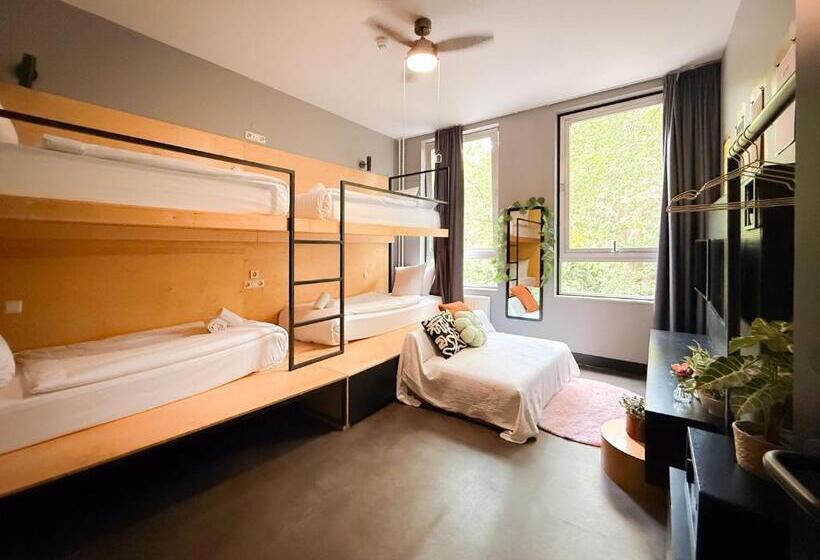 Standard Quadruple Room with Bunk Beds, De Pijp Boutique Hotel