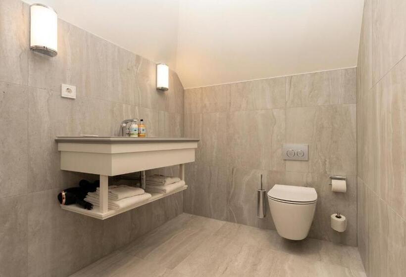 ‫فيلا غرفة نوم واحدة, Grand Hotel Opduin