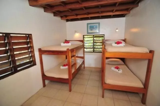 تختخواب در اتاق مشترک, Hideaway Island Resort