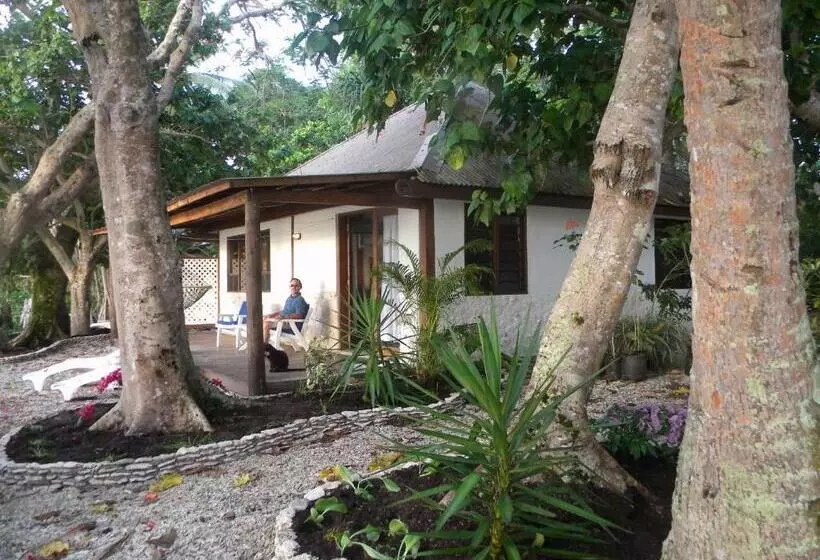 بانگلوی استاندارد با چشم‌انداز دریا, Hideaway Island Resort