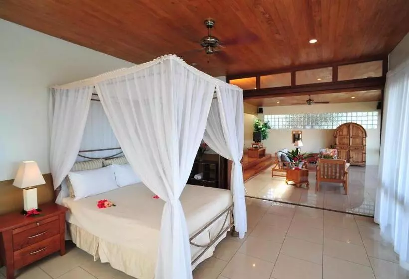 ویلای 1 خوابه, Hideaway Island Resort