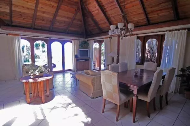 ویلای 1 خوابه, Hideaway Island Resort