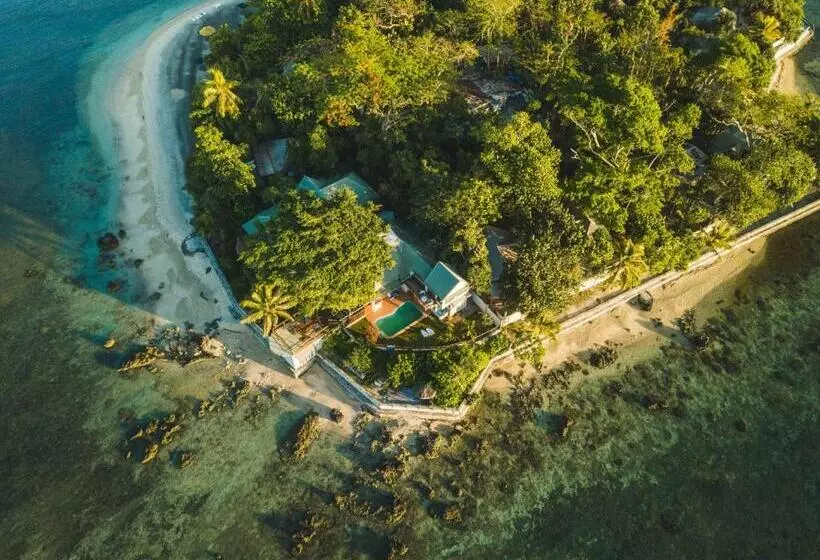 ویلای یک اتاق خوابه با استخر شنا, Hideaway Island Resort