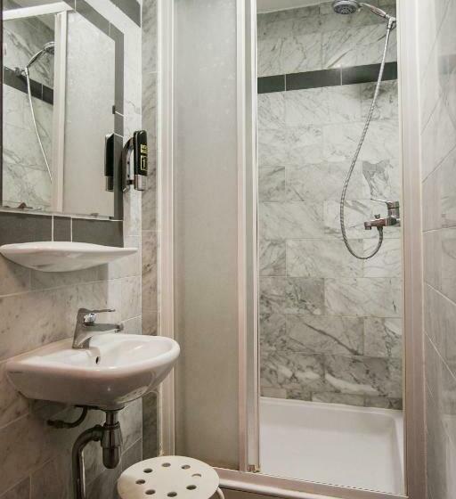 اتاق استاندارد با سرویس بهداشتی مشترک, Atlanta