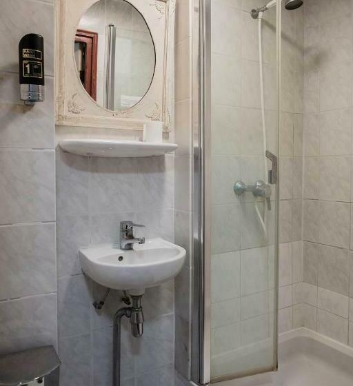 اتاق استاندارد با سرویس بهداشتی مشترک, Atlanta