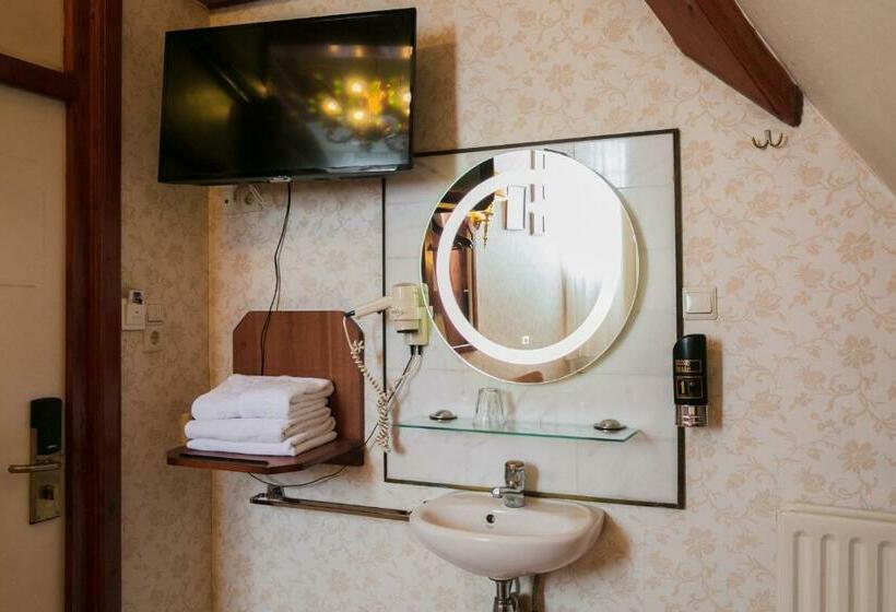 اتاق استاندارد با سرویس بهداشتی مشترک, Atlanta