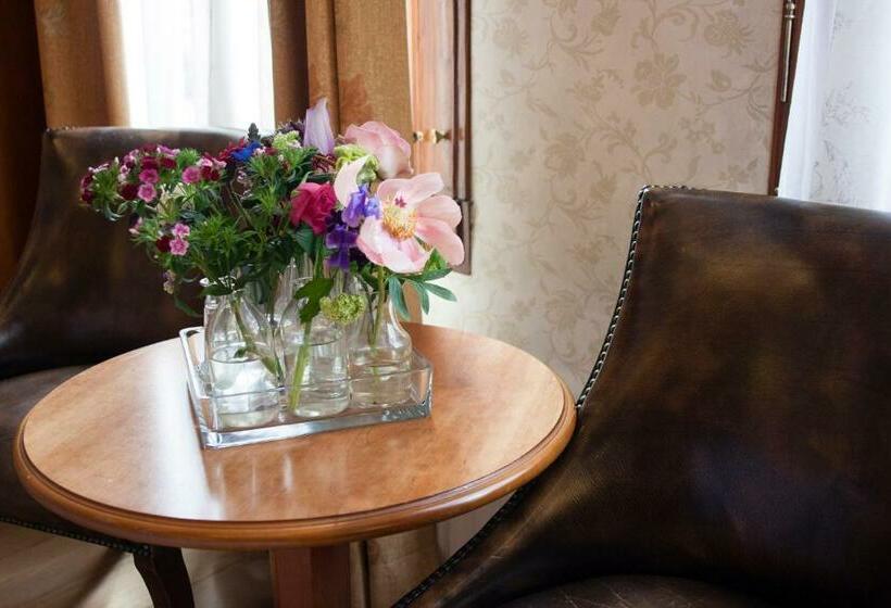 اتاق راحتی, Atlanta