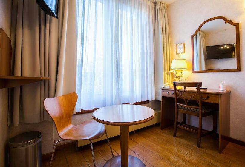 اتاق راحتی, Atlanta