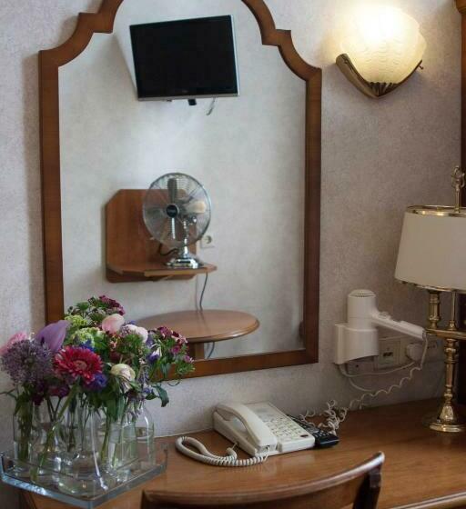 اتاق عادی, Atlanta