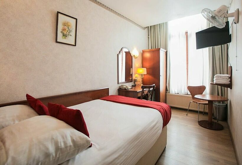 اتاق عادی, Atlanta