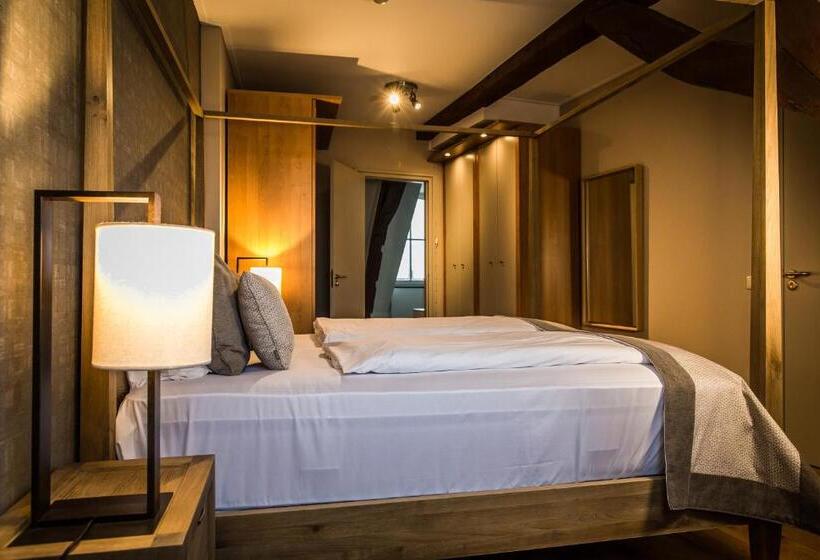 דירת חדר, De Limbourg