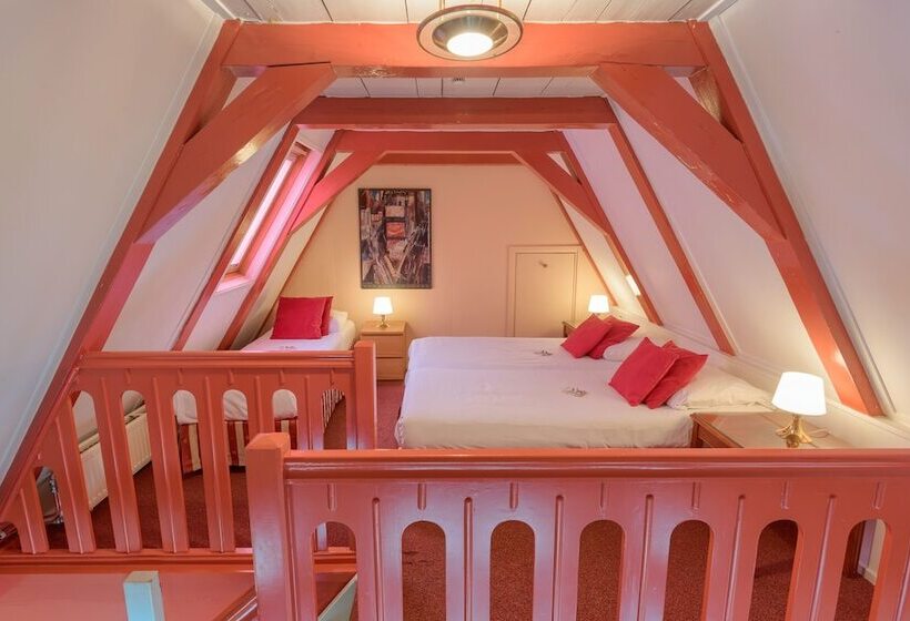 اتاق خانوادگی, Des Arts