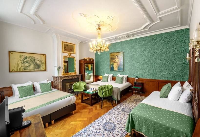 اتاق خانوادگی, Des Arts