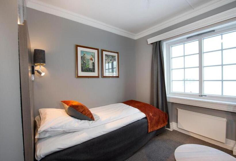 غرفة قياسية فردية, Dr. Holms