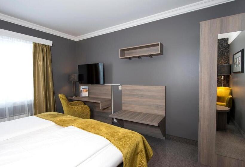 غرفة قياسية, Dr. Holms