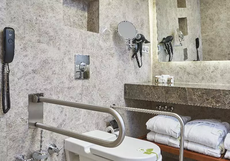 Superior Room, Dr. Holms
