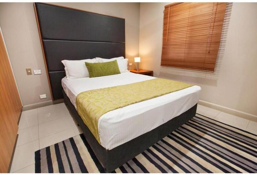 سوئیت پریمیوم, Ela Beach Hotel & Apartments