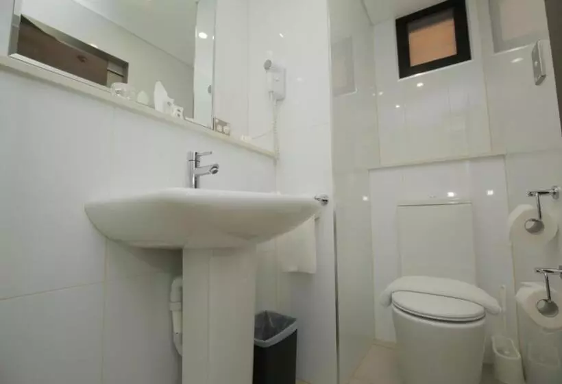 اتاق لوکس, Ela Beach Hotel & Apartments