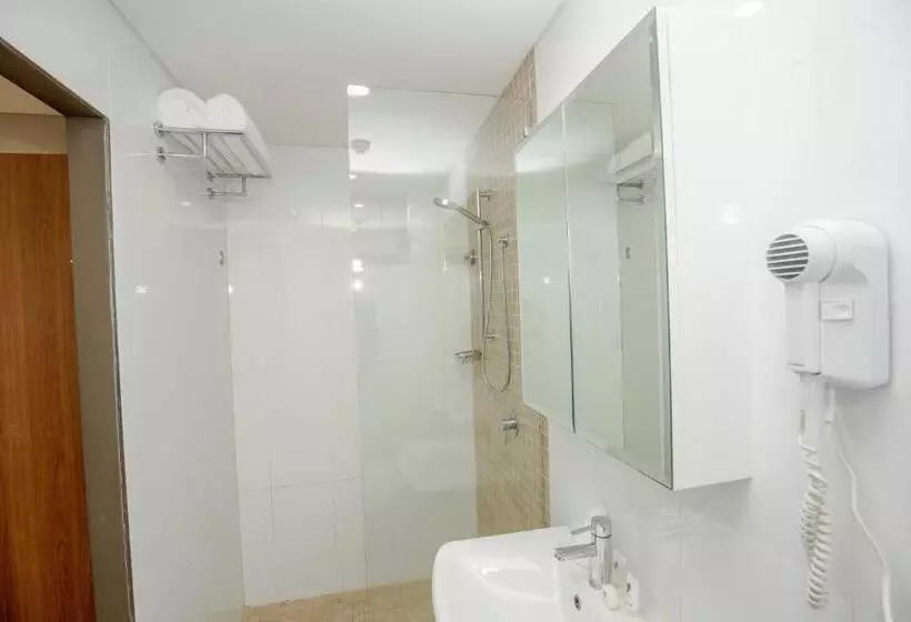 اتاق لوکس, Ela Beach Hotel & Apartments