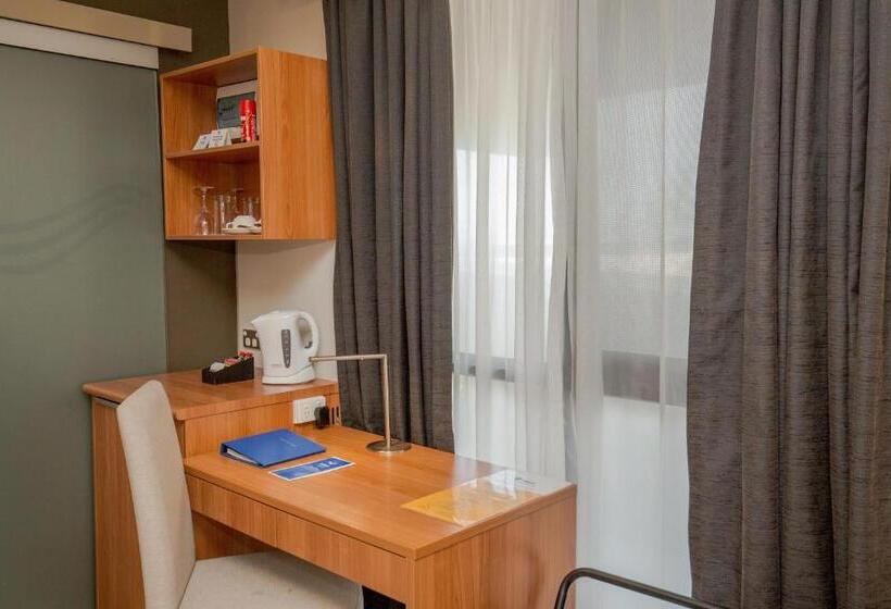 اتاق لوکس, Ela Beach Hotel & Apartments