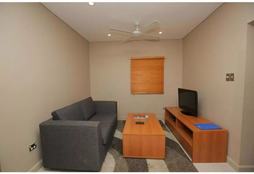 سوئیت پریمیوم 2 خوابه, Ela Beach Hotel & Apartments