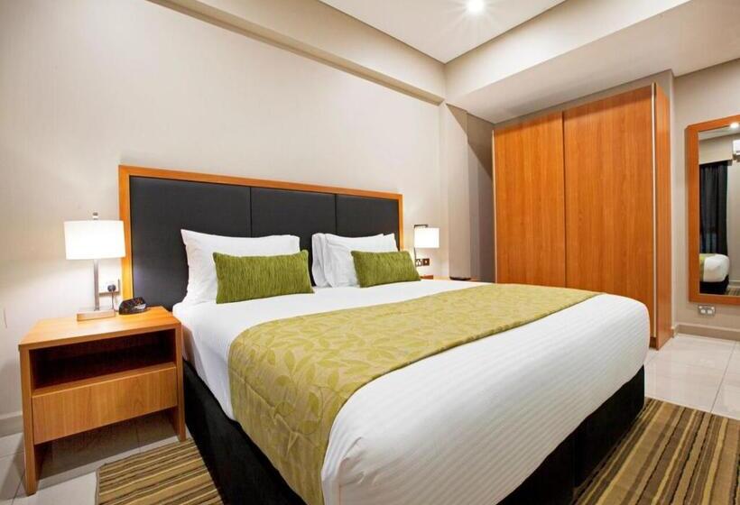 سوئیت پریمیوم, Ela Beach Hotel & Apartments