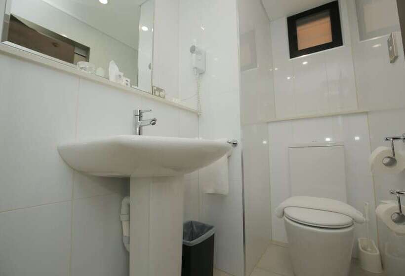 اتاق لوکس, Ela Beach Hotel & Apartments