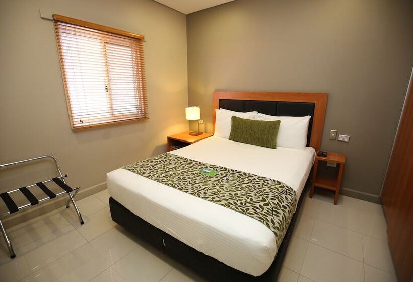 سوئیت پریمیوم, Ela Beach Hotel & Apartments