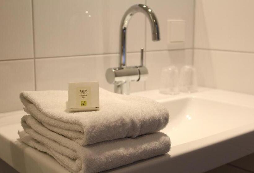 חדר סטנדרט לארבעה, Het Wapen Van Harmelen