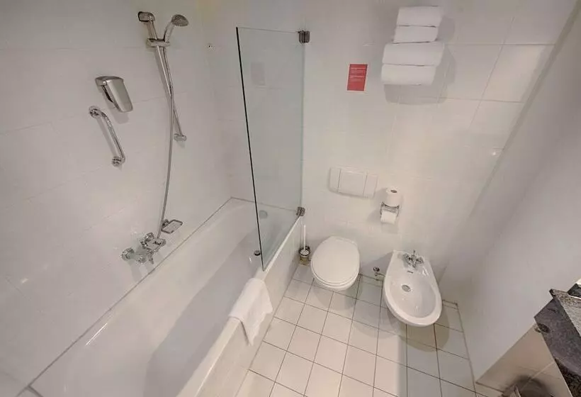 スタンダードトリプルルーム, Leonardo Hotel Utrecht City Center