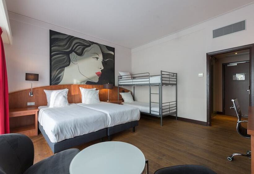 غرفة قياسية رباعية, Leonardo Hotel Utrecht City Center