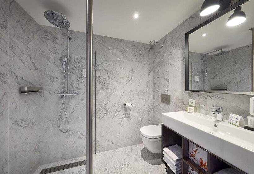 シングルデラックスルーム, Lion D Or