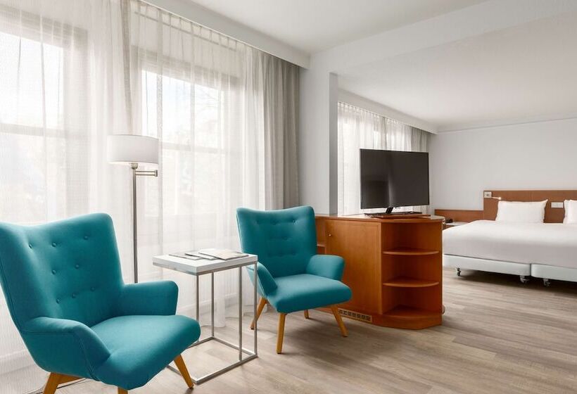 주니어 스위트, NH Bussum Jan Tabak