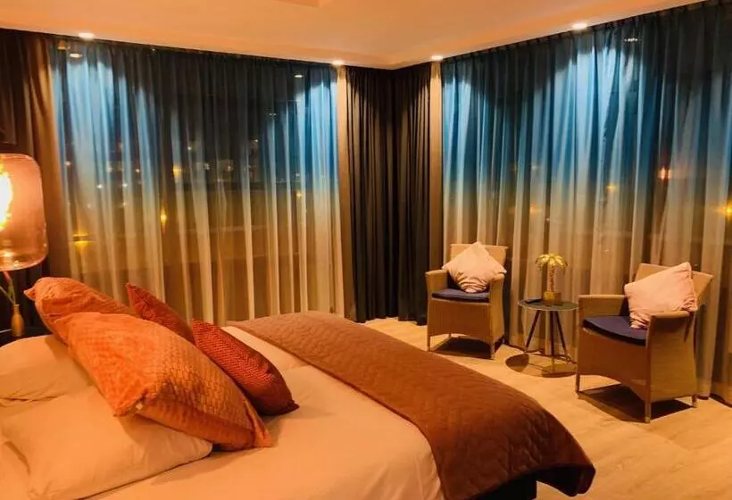 اتاق اساندارد با چشم‌انداز جانبی به دریا, Palace Hotel Zandvoort