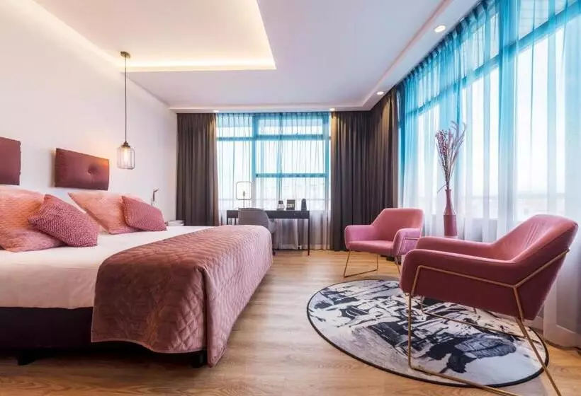 اتاق اساندارد با چشم‌انداز جانبی به دریا, Palace Hotel Zandvoort