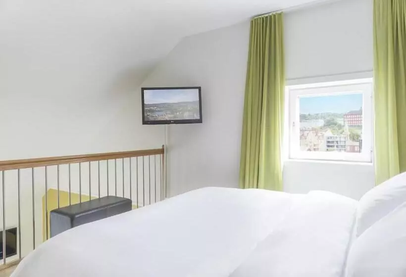Junior suite with river view, Radisson Blu Royal Garden Hotel, Trondheim