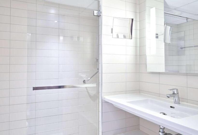 Junior suite with river view, Radisson Blu Royal Garden Hotel, Trondheim