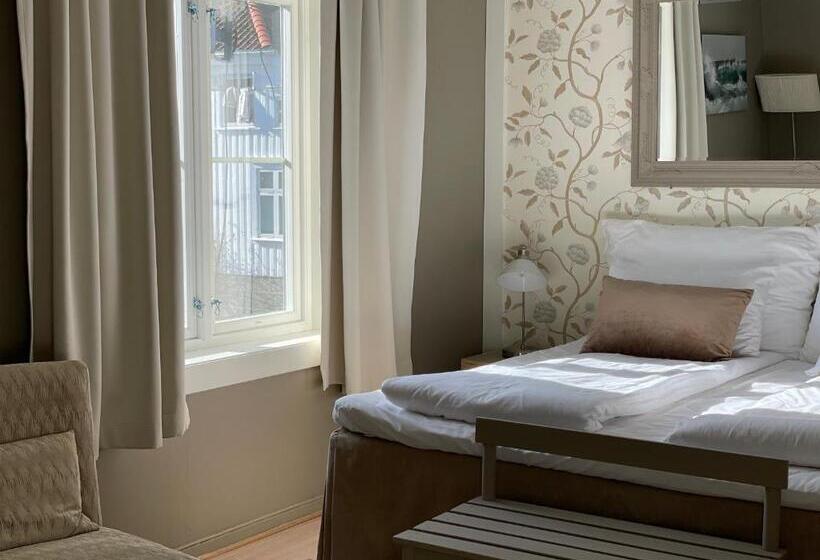 Quarto Estandar, Risør
