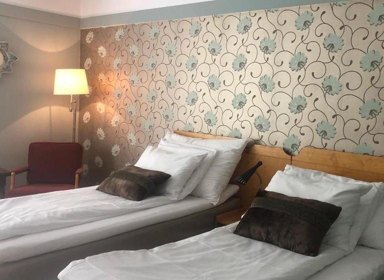 Quarto Estandar, Risør