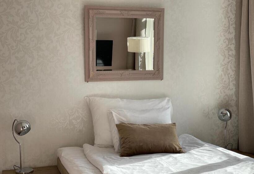 Quarto Estandar Individual, Risør