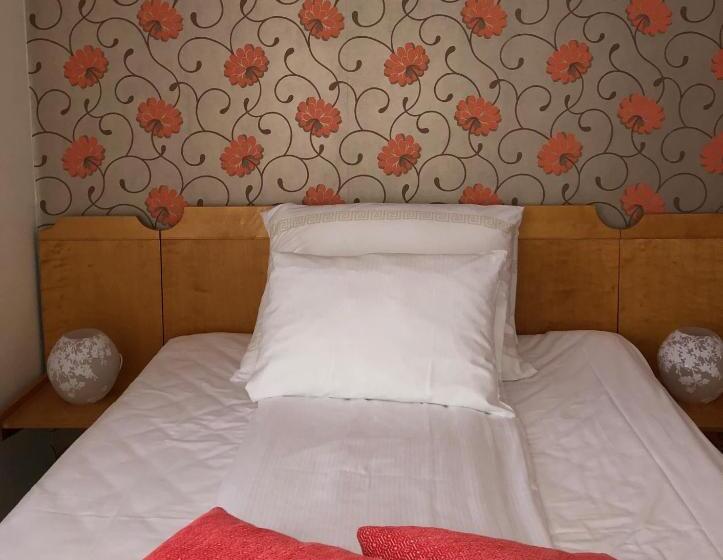 Quarto Estandar Individual, Risør