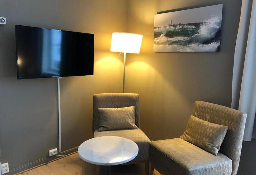 Quarto Estandar Individual, Risør