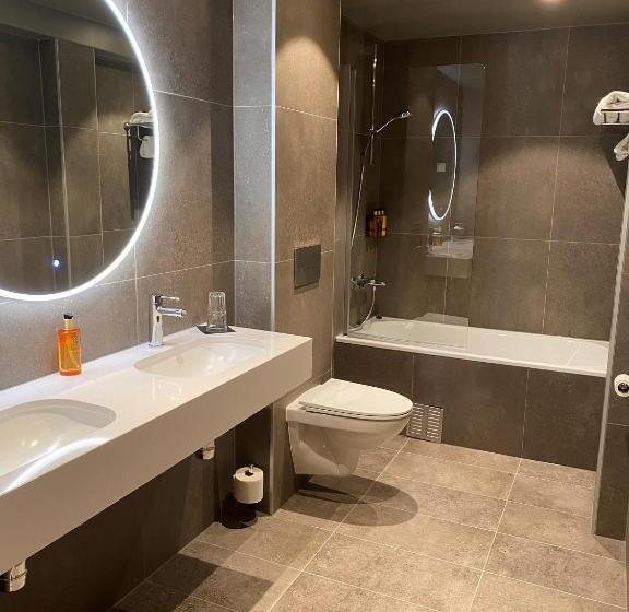 Suite with lake view, Rognan