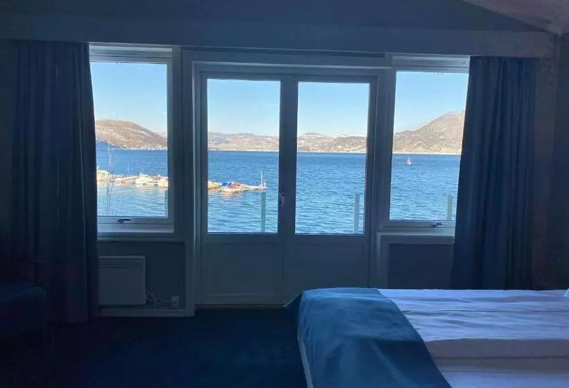Suite with lake view, Rognan