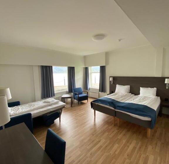 חדר משפחתי, Rognan