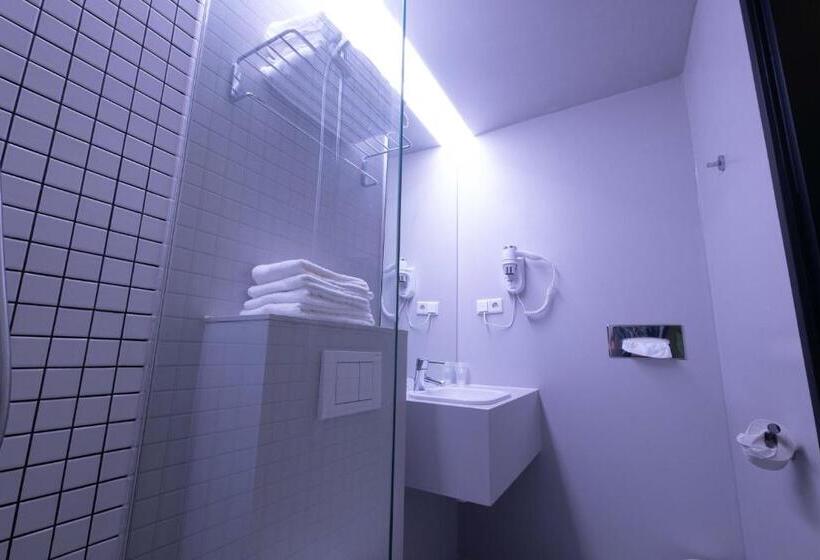 اتاق راحتی سه تخته, De Pijp Boutique Hotel