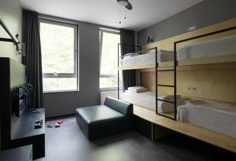 Standard Quadruple Room with Bunk Beds, De Pijp Boutique Hotel