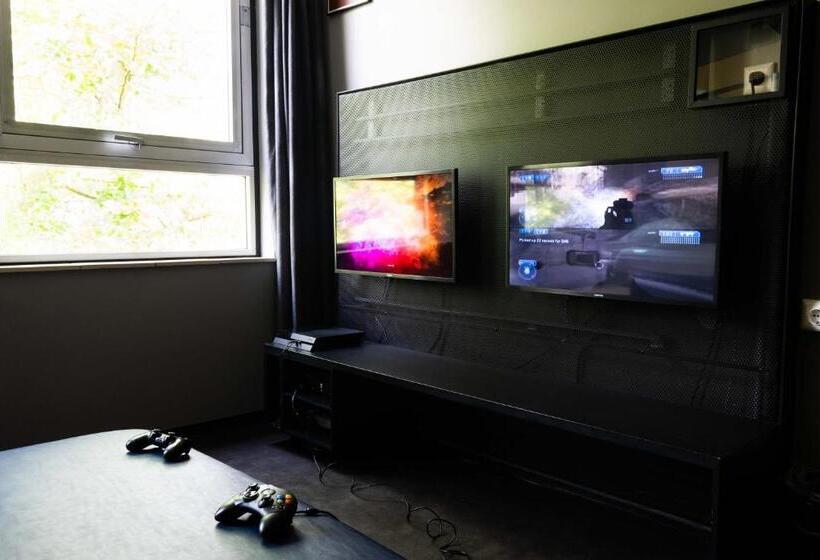 Standard Quadruple Room with Bunk Beds, De Pijp Boutique Hotel