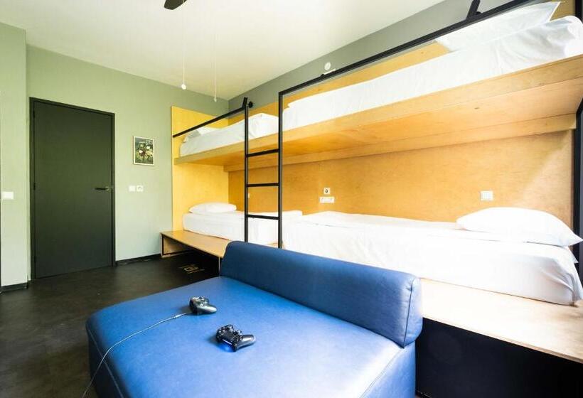Standard Quadruple Room with Bunk Beds, De Pijp Boutique Hotel