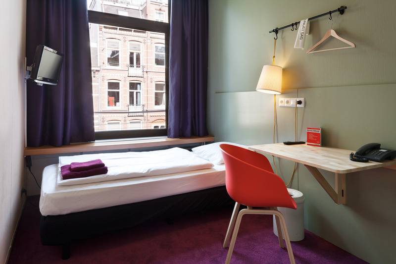 اتاق استاندارد یک نفره, The Neighbours Magnolia